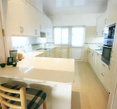 Sleeps 6 Pool Air Con T607830